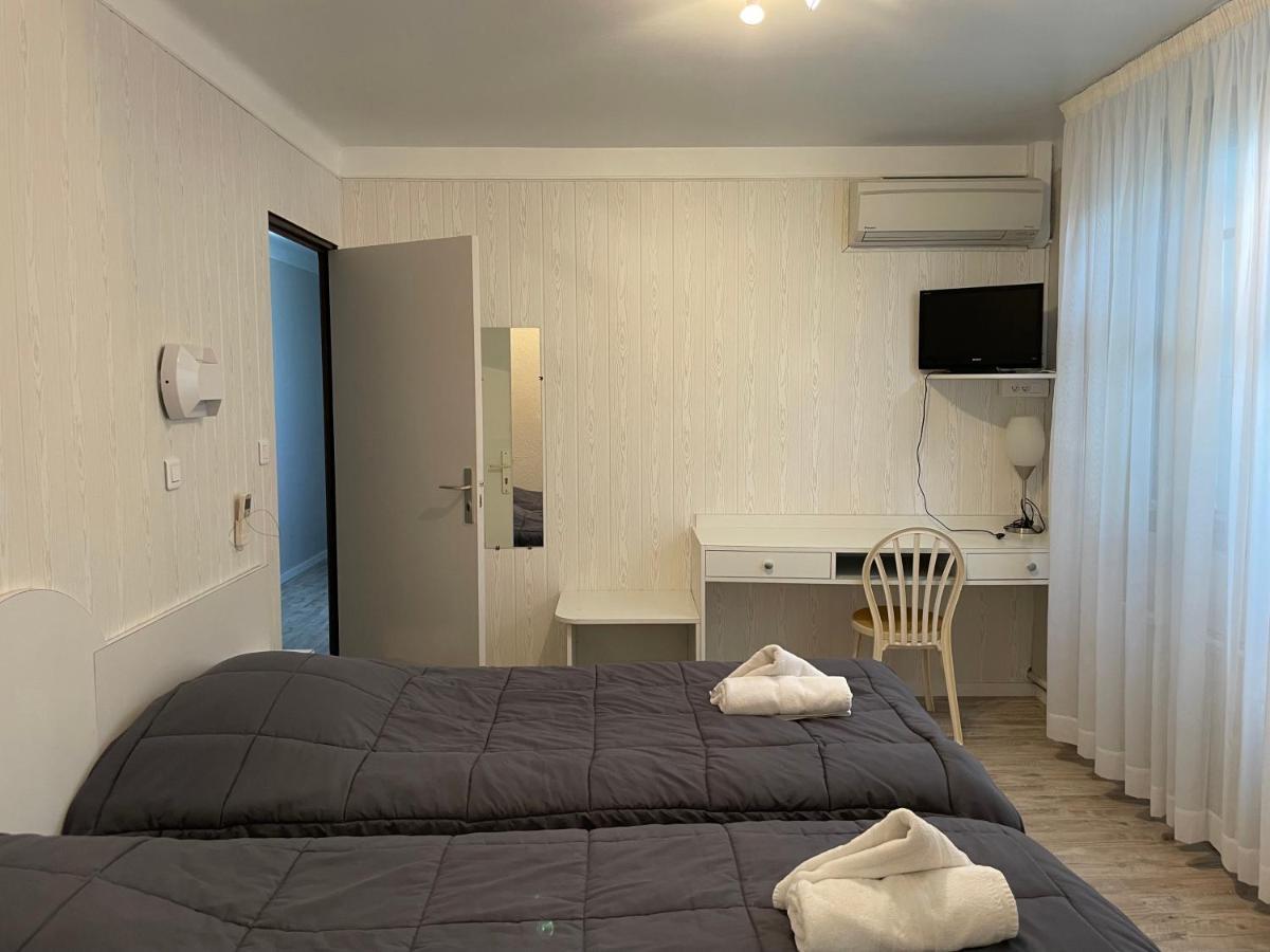 Hotel Les Chenes Sisteron Exterior photo