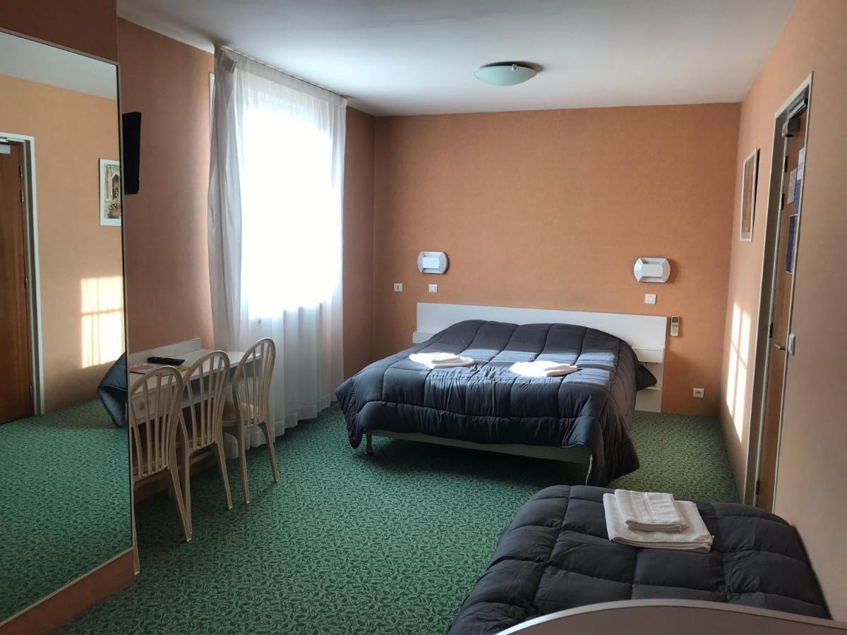 Hotel Les Chenes Sisteron Exterior photo