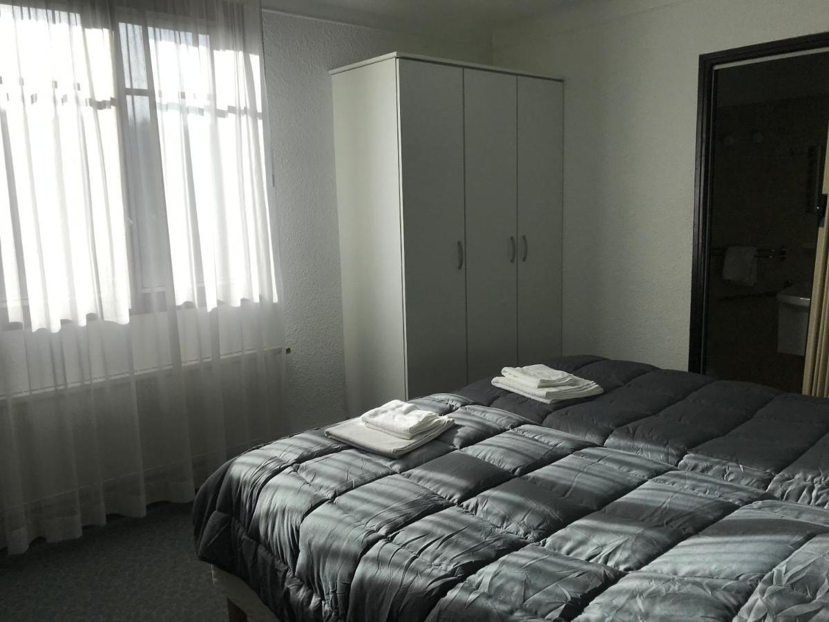 Hotel Les Chenes Sisteron Exterior photo